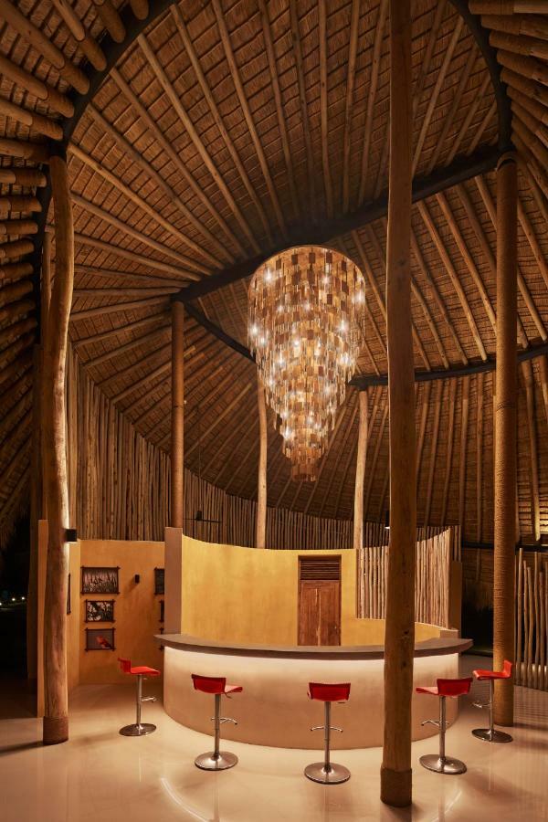 Jetwing Surf & Safari, A Luxury Reserve Arugam Bay Exteriör bild